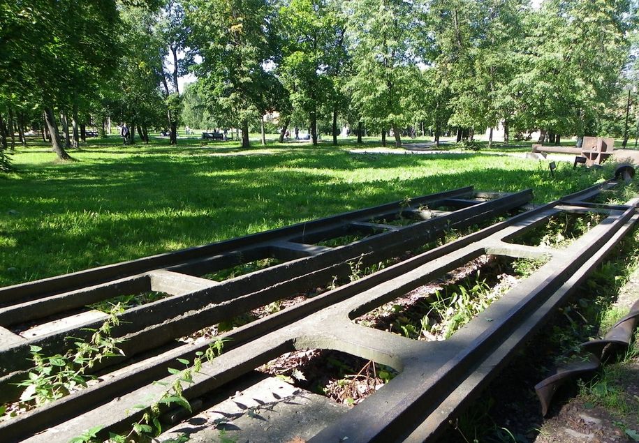 Железная дорога - начало применения металла при изготовлении рельсов Железная дорога - начало применения металла при изготовлении рельсов