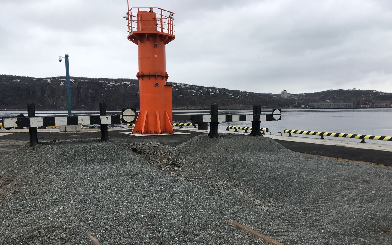 Железнодорожный тупиковый путевой рельсовый жд упор Железнодорожный тупиковый путевой рельсовый жд упор